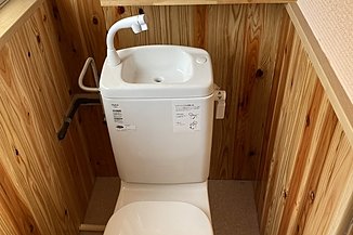 トイレ　取り替え工事(内装壁替え込み)